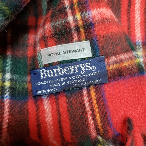 Vintage Burberry plaid wool scarf with  fringe - Picture 2 of 3